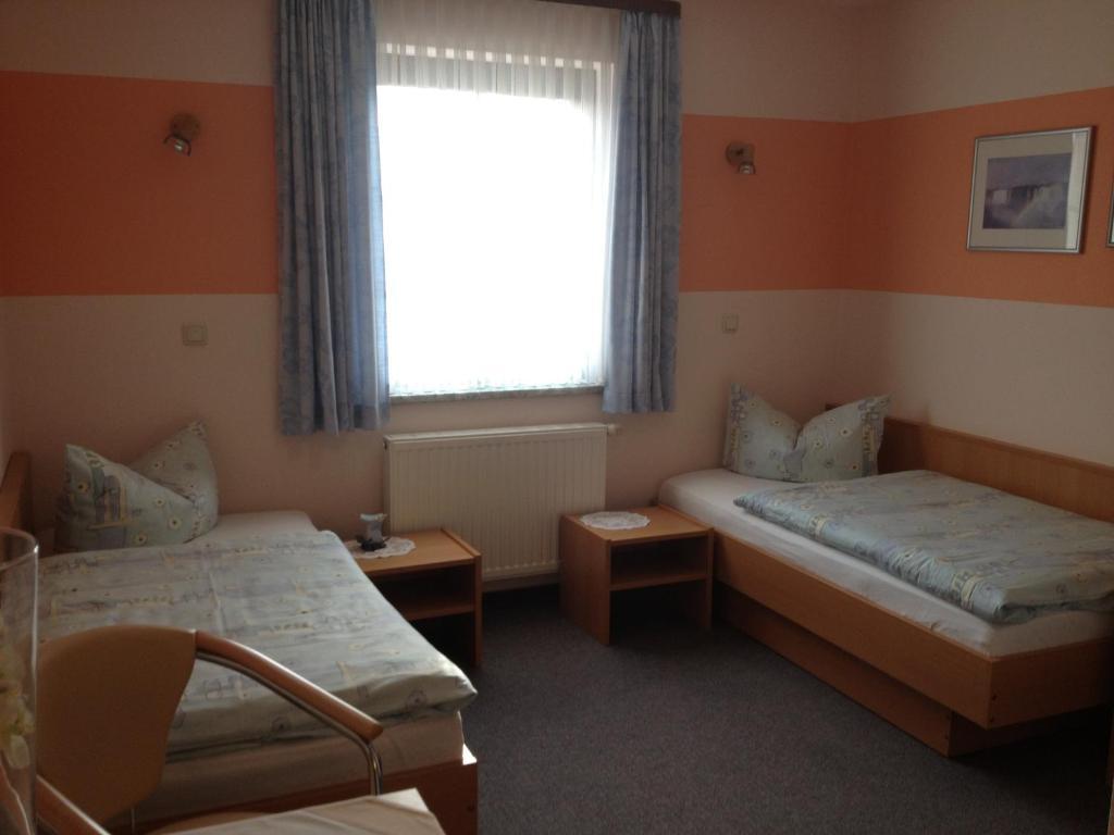 Pension Garni Zum Felsenkeller Nordhausen Room photo